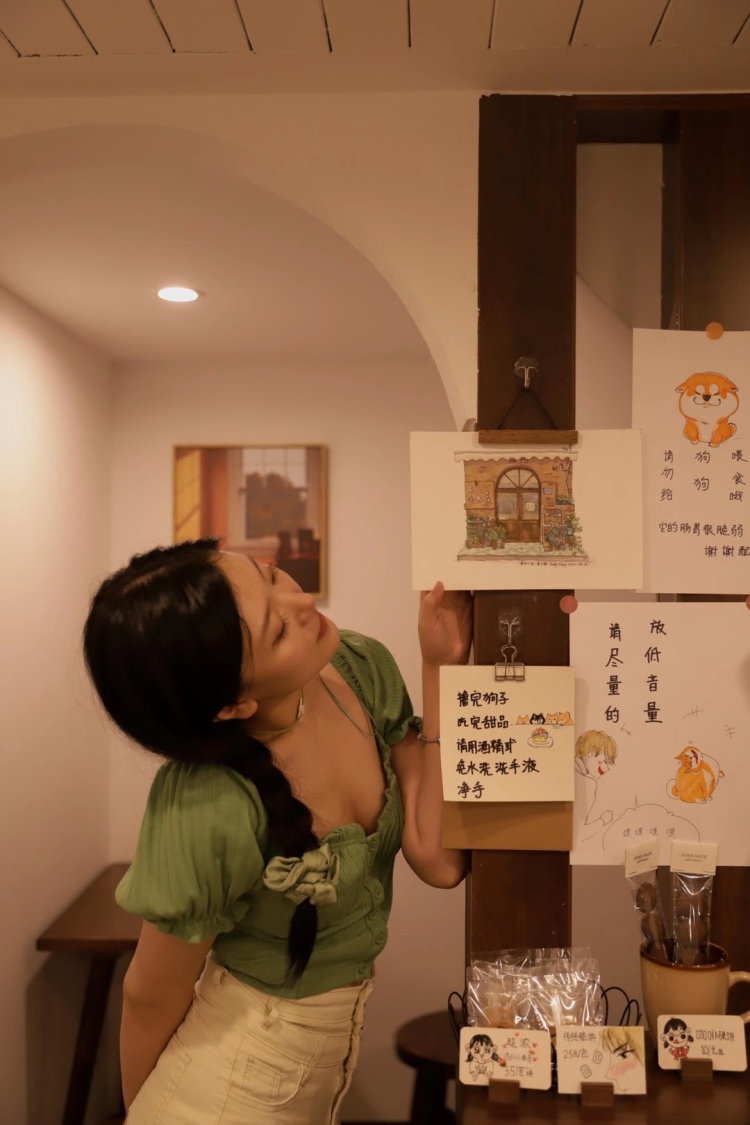 vita-北京市·北京市·朝阳区--设计师，拍照p图都很可！风格多变，审美高级，长得也可～可寄拍可拍首饰可探店～可以定制风格和拍照环境～可带闺蜜拍双人～