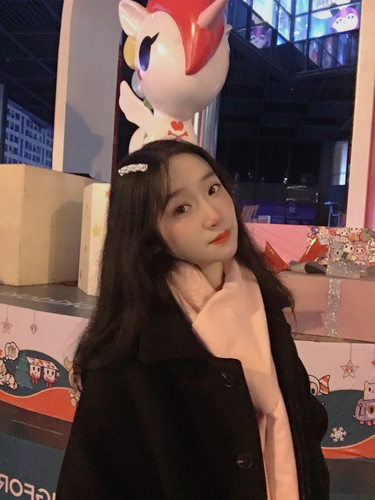 粥粥呀-青海省·西宁市·城东区-微博-喜欢美妆，爱拍照会拍照，会p图；接寄拍送拍等等；身高161cm，体重42kg；适合可爱甜美纯欲风格。