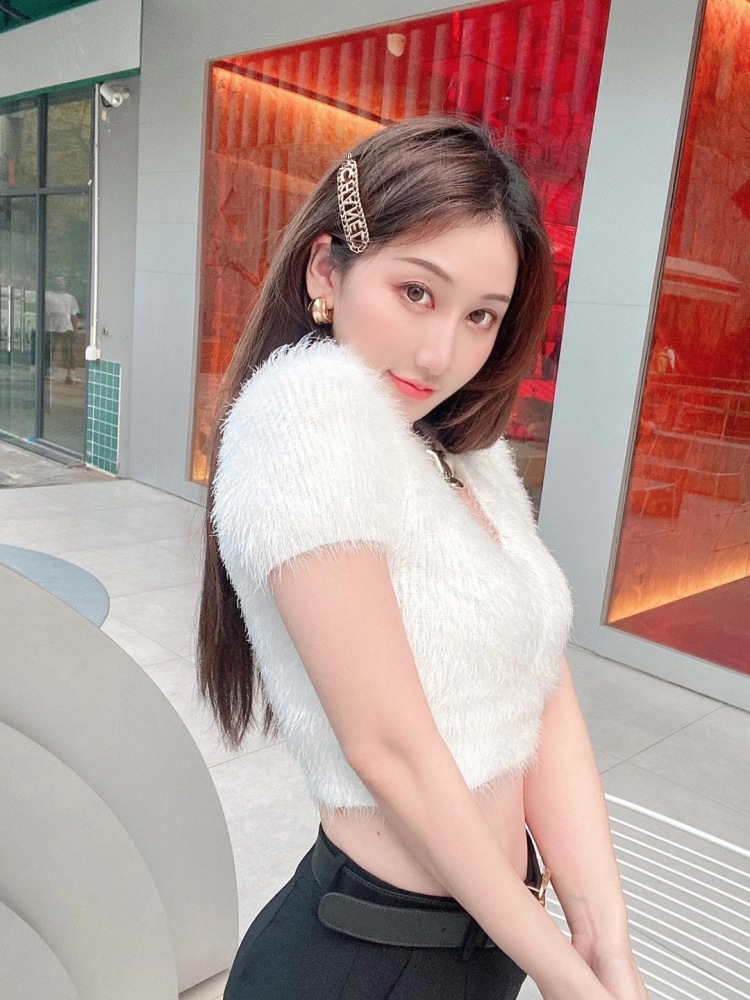 礼安-广东省·深圳市·福田区-涟涟Lynn-擅长拍照p图,服装搭配,美妆。可接寄拍,探店推广,***图文。***微博万粉。