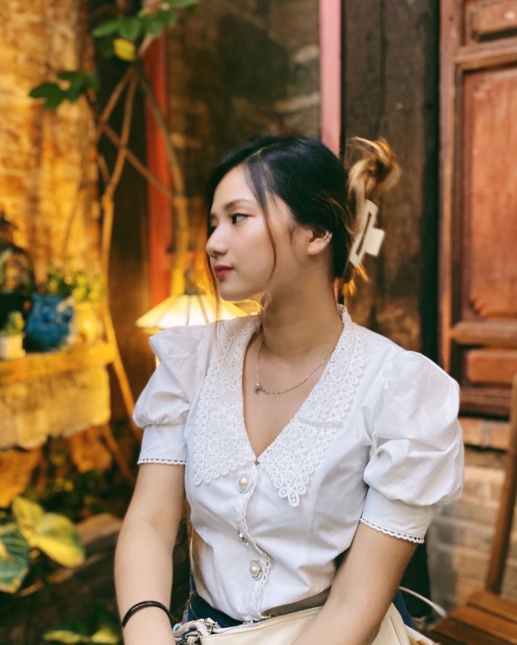 Eleanor-广东省·深圳市·宝安区-***-我有***超过1500个粉丝.
主要以生活类为准
微胖的衣服,情侣用品,饰品等..
都可以接单