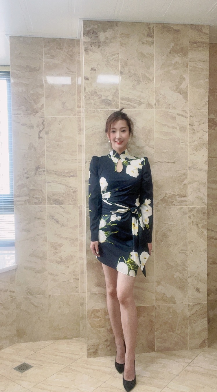 selina♌-浙江省·杭州市·滨江区-抖音 微博-做过各类产品买家秀，如女装 护肤品 饰品 食品 家居用品等等，熟悉操作流程，出图快，质量高，家里环境好