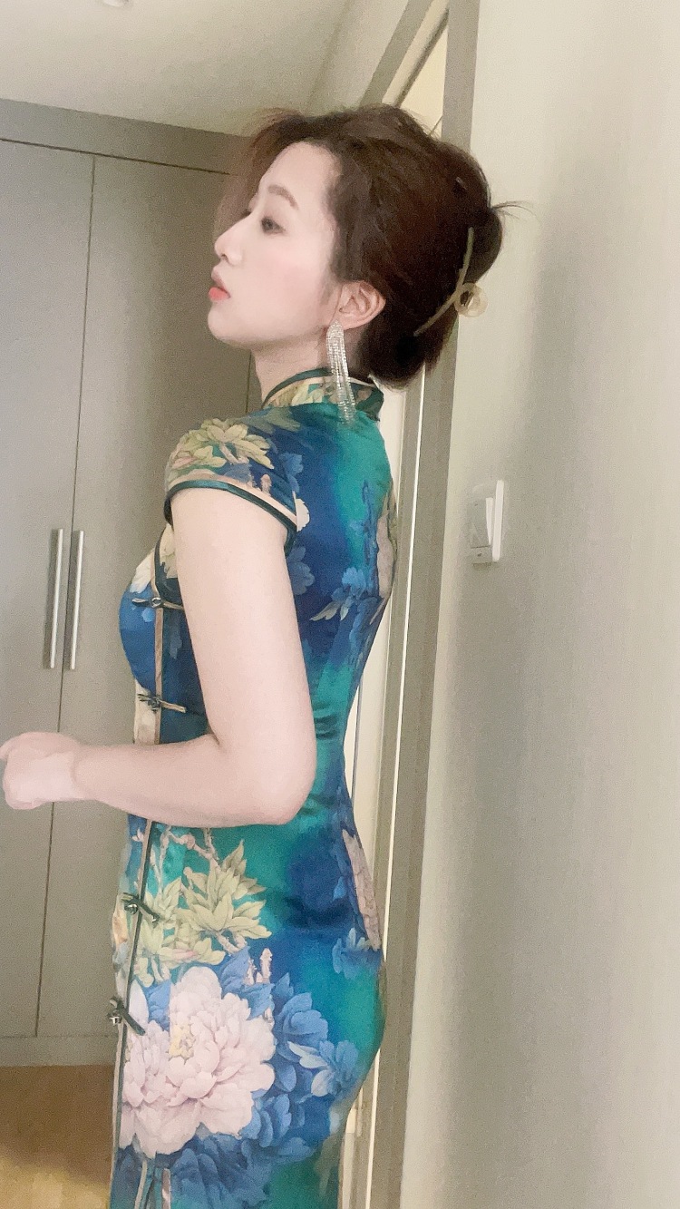 selina♌-浙江省·杭州市·滨江区-抖音 微博-做过各类产品买家秀，如女装 护肤品 饰品 食品 家居用品等等，熟悉操作流程，出图快，质量高，家里环境好