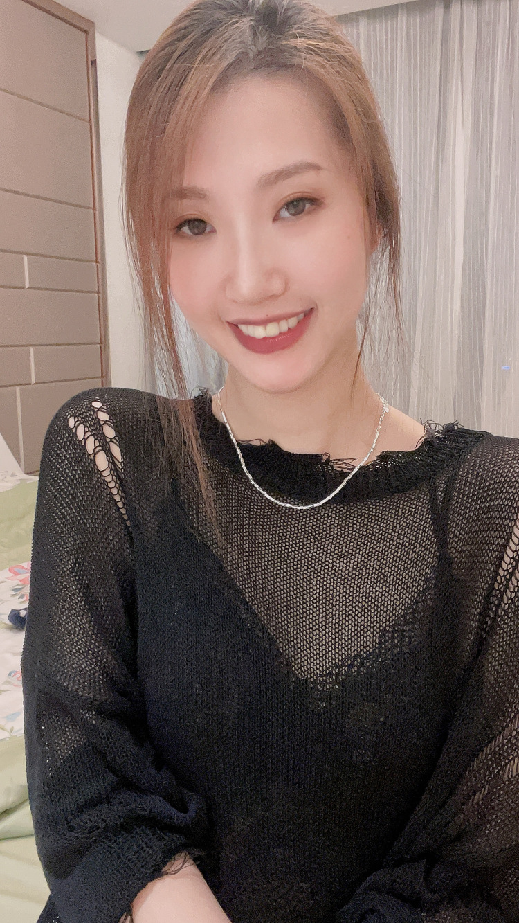 selina♌-浙江省·杭州市·滨江区-抖音 微博-做过各类产品买家秀，如女装 护肤品 饰品 食品 家居用品等等，熟悉操作流程，出图快，质量高，家里环境好