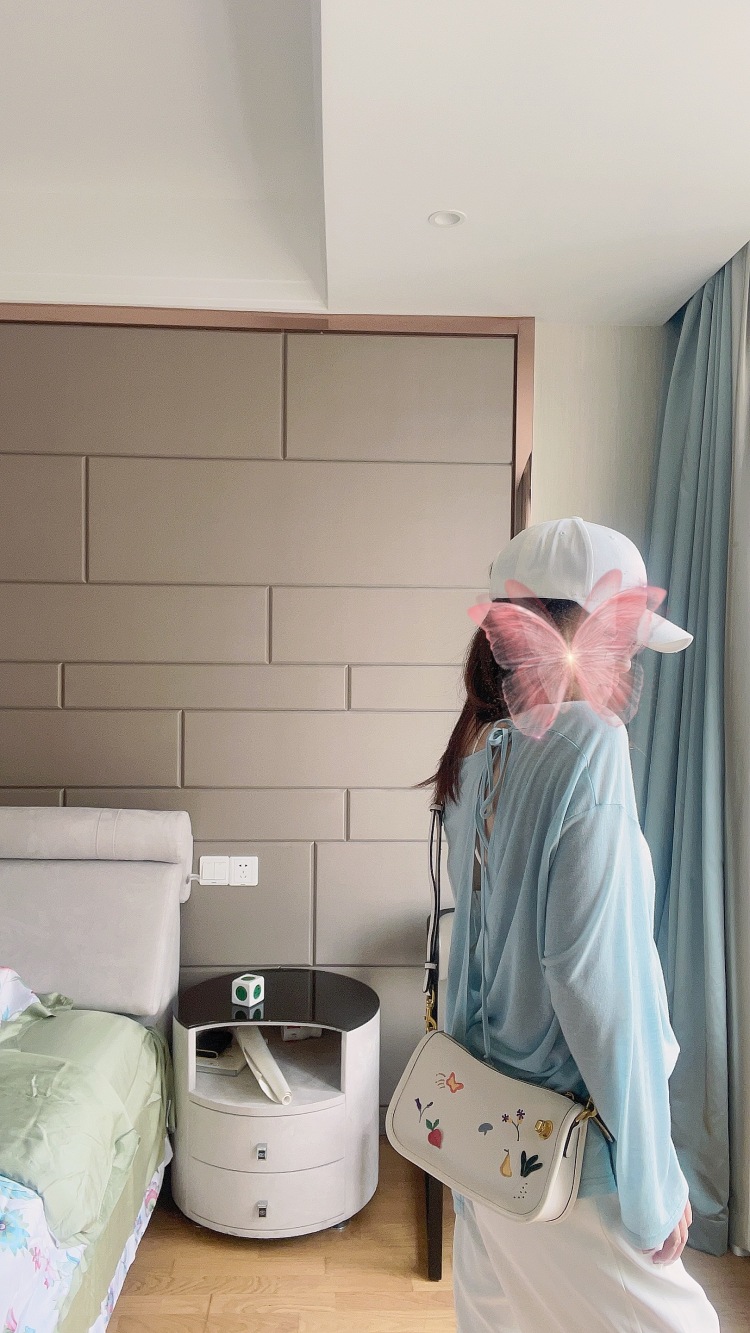 selina♌-浙江省·杭州市·滨江区-抖音 微博-做过各类产品买家秀，如女装 护肤品 饰品 食品 家居用品等等，熟悉操作流程，出图快，质量高，家里环境好