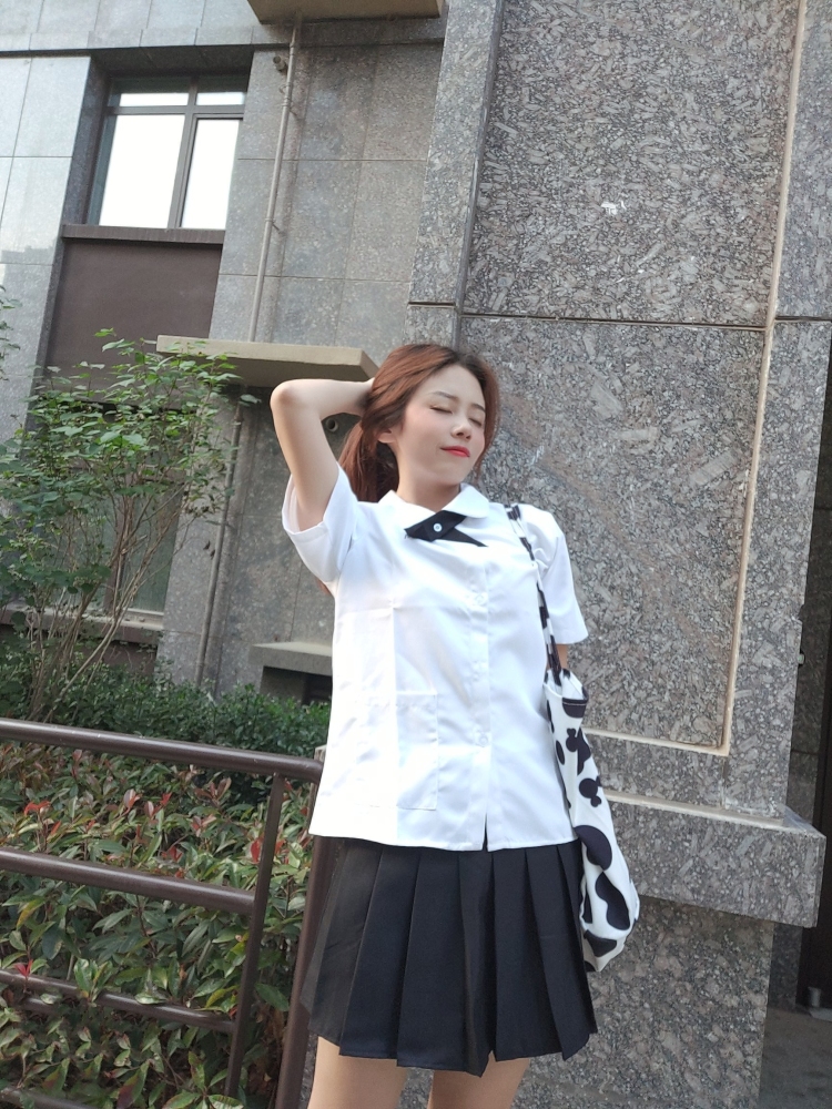椰子-山东省·烟台市·福山区-抖音，***-本人身高165，体重98斤，爱好演艺和拍照，有很多舞台经验和拍照经验，目前也正在从事寄拍和赠拍，服装类、生活用品类等等都接到过，质量也可以，如有需要可先联系看一下