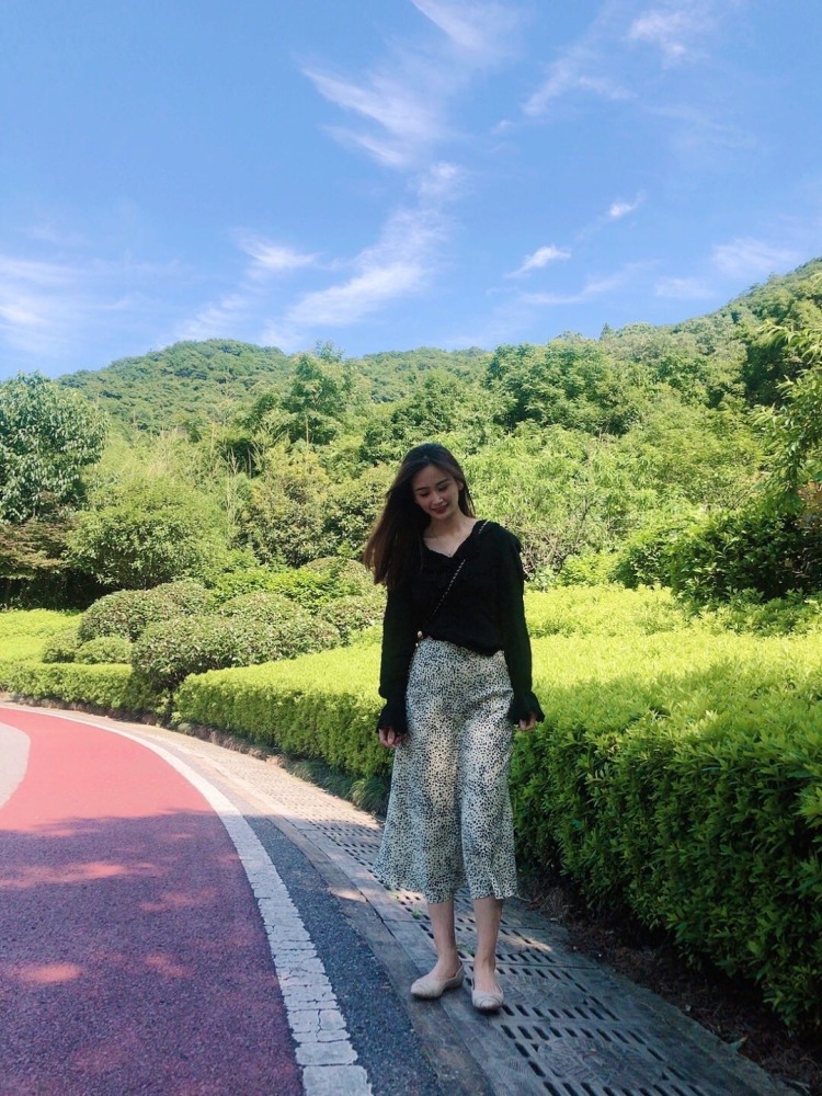 小云朵-湖南省·长沙市·天心区--喜欢逛淘宝，工作自由时间还挺多，想拍买家秀类型的照片都可以。