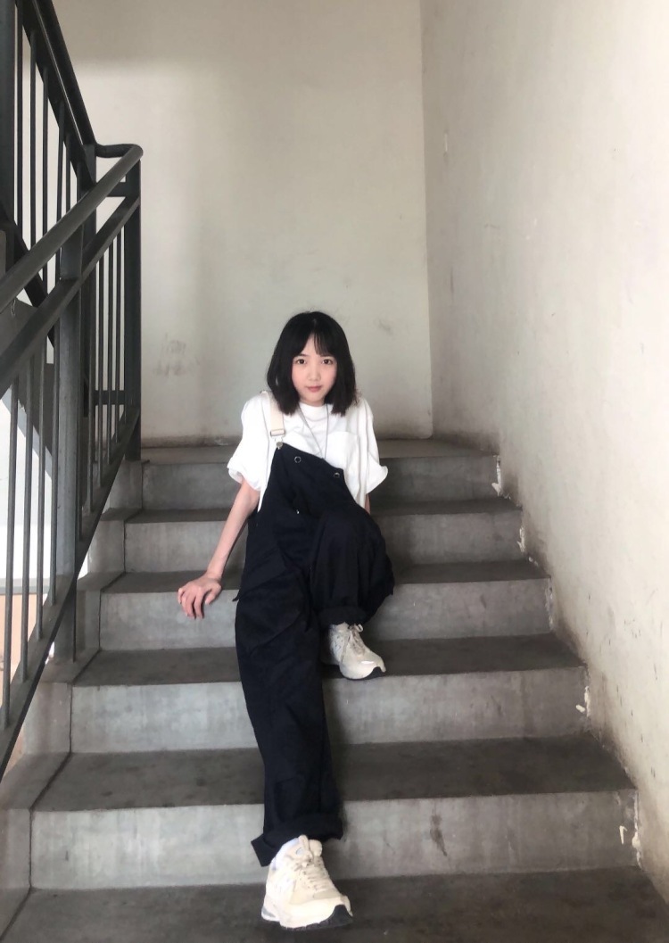 鹤鹤-四川省·成都市·金牛区--买家秀出图 会PS 接寄拍 懂电商  身高156 84斤 爱鞋爱穿搭