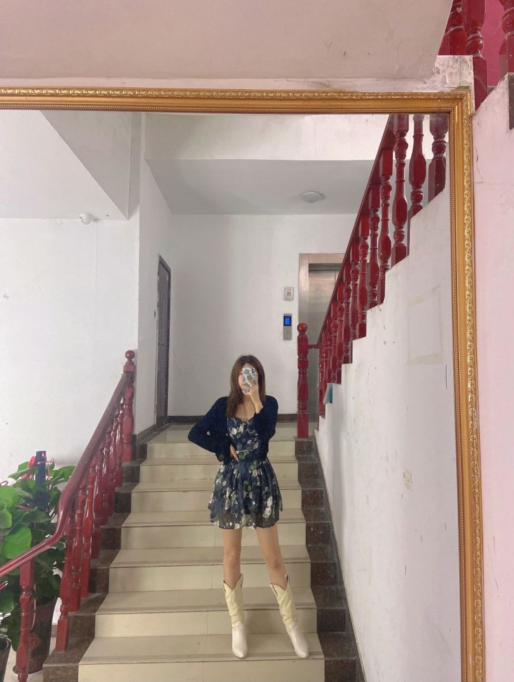 蓝廸.-河南省·南阳市·宛城区--长期接单，衣服饰品等都可
   身高体重168/55
出片快，质量高 网拍卖家秀都可