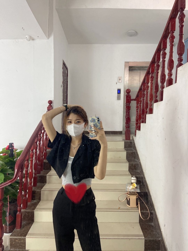 蓝廸.-河南省·南阳市·宛城区--长期接单，衣服饰品等都可
   身高体重168/55
出片快，质量高 网拍卖家秀都可