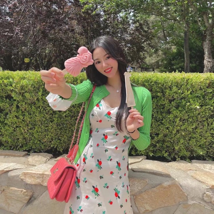 美少女壮士-北京市·北京市·顺义区-***天天 抖音是仙女?-服装设计表演专业 擅长服装搭配 喜欢拍照且质量较高 可寄拍 买家秀 开箱种草 短视频