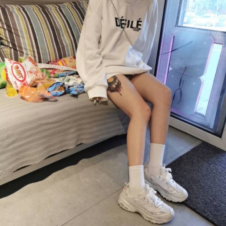 反派甜心-黑龙江省·哈尔滨市·道里区-抖音，***，微博-可拍买家秀，接寄拍，会找角度，会自拍，会p图，可在短视频朋友圈进行推广