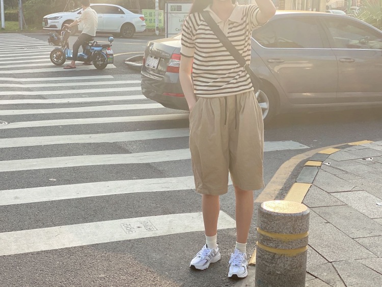 🥳-广东省·深圳市·龙岗区--跟小集妹们没事喜欢拍拍照，p图，逛gai。
想找副业，接买家秀，闺蜜装呀也ok，哈哈哈哈哈哈哈。
本人身高160，体重44公斤
小集美身高167，50公斤👯‍♀️