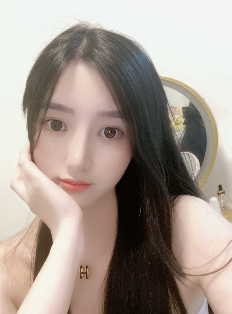 🦄-浙江省·衢州市·龙游县-抖音 微博-直播主播 接寄拍 买家秀 ~可尝试多种风格 身高162 体重82