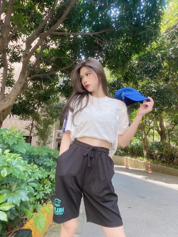 中国好姑娘 🍓-广西壮族自治区·南宁市·青秀区-***-接买家秀,淘宝逛逛种草,得物(毒)种草,开箱测评,种草笔记软文,探店打卡。