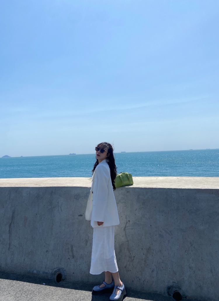 我信你个鬼-浙江省·宁波市·海曙区--大家好！我是西安网红：皮蛋
在校大学生，时间自由充沛
  ✔️ 买家秀，网拍，各类的小裙子衣服首饰
  ✔️ 会穿搭，多种风格可甜可咸，无缝转换。
  ✔️ 会化妆，医学美容专业毕业，对各类化妆品使用