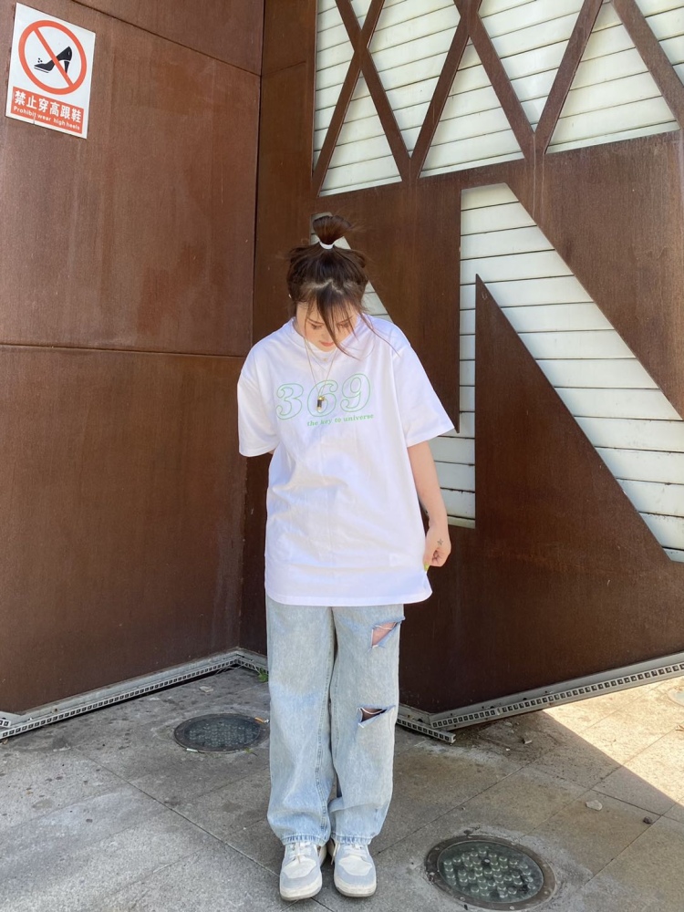 Rachel is working 💻-江苏省·镇江市·丹阳市-烫手老甜心-158/98适合休闲潮牌风格
短视频剪辑，可驾驭好几种风格