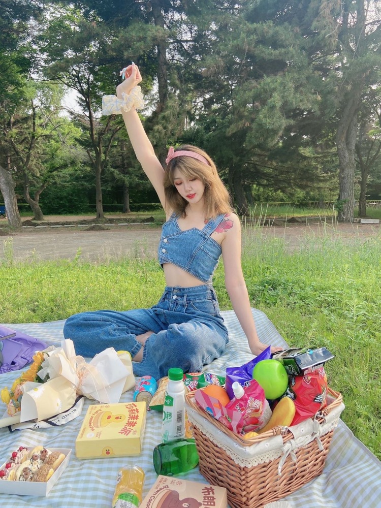 NINI🥳-北京市·北京市·朝阳区-抖音 快手 ***-主业:插画师 有自己的餐饮店 偶尔直播
正在做快手号 变装号和情侣号 变装号16条内容1w粉丝
会p图 会剪辑视频
接单范围:买家秀 寄拍 开箱测评 探店 种草笔记