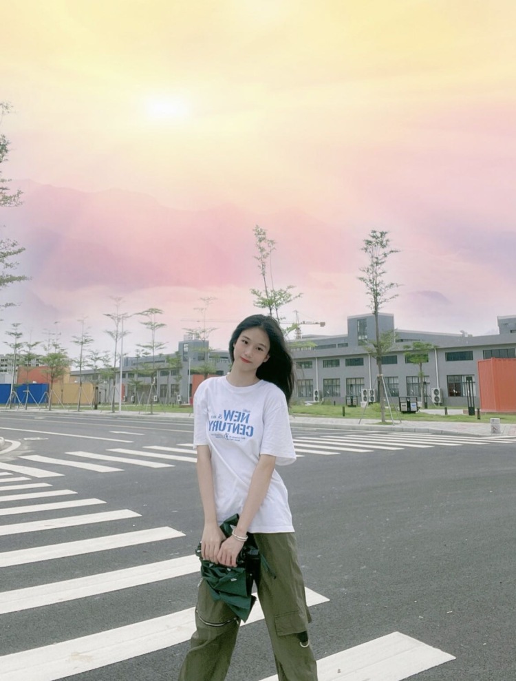 Koreyoshi °意境-广东省·深圳市·光明区--喜欢拍照 会修图 抖音粉丝200➕ 可短视频带货 寄拍和送拍都可 身高166 体重90欢迎合作！