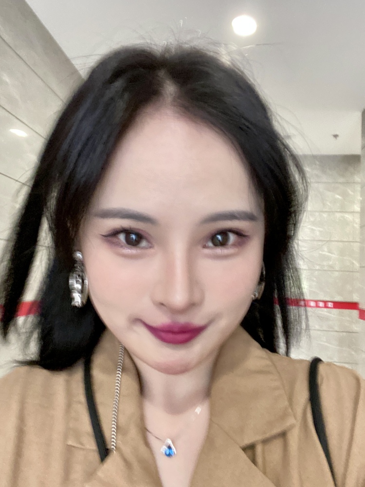 Mo酱-江苏省·南京市·雨花台区-抖音微博***快手b站-素人萌新要接单~自由职业时间还算充裕,美妆服装美瞳探店等都可接,希望和有趣可爱的您合作~