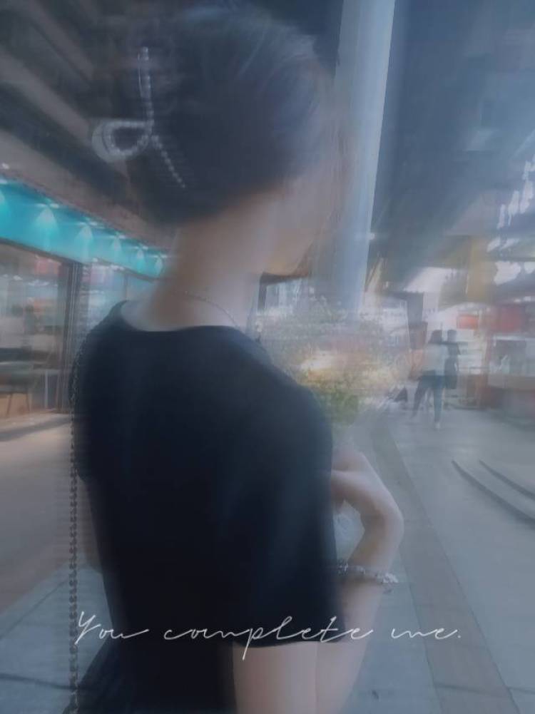 Aຼgon๊i-广东省·清远市·清城区--好物种草
寄拍模特，首饰，服装，配饰，鞋子
比较喜欢慵懒服装类型
想接高级感拍摄