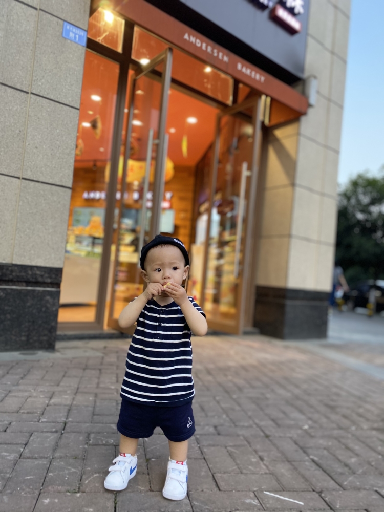 Mute-四川省·成都市·新都区--接拍童装，寄拍，买家秀，女装，亲子寄拍
宝宝1岁3个月 男宝