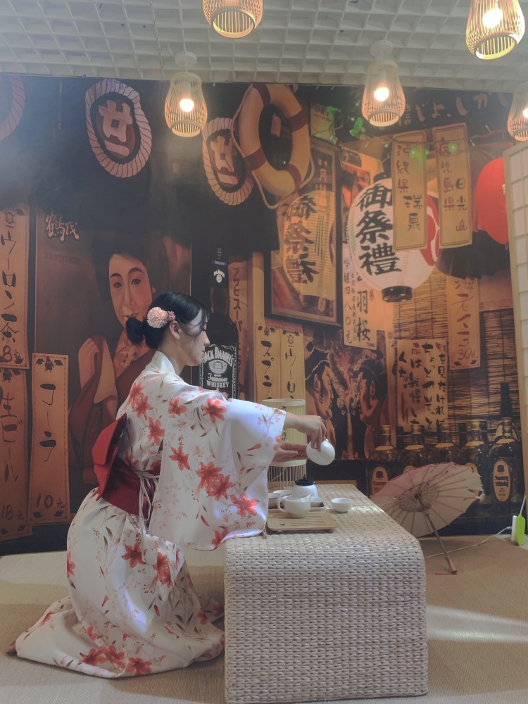 甜-湖北省·武汉市·江岸区-抖音、***、微博、B站-本人158 85斤
很喜欢服装的搭配,喜欢拍照、会P图
素质高、P图快,做事认真负责、仔细
接各种寄拍等.