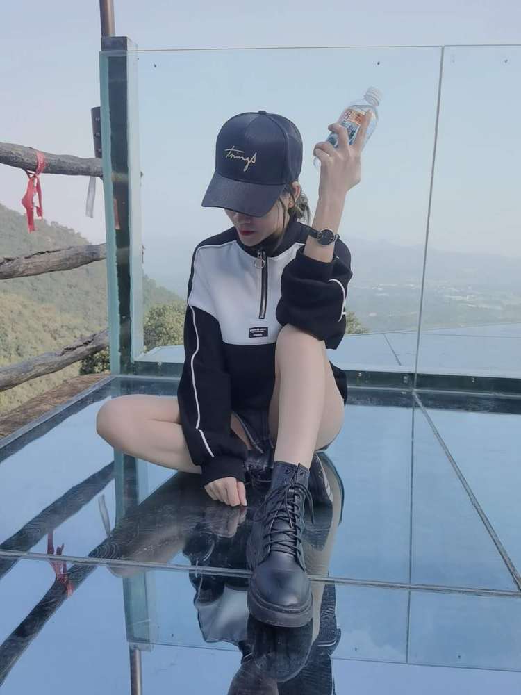 冰淇淋 🍡-广东省·湛江市·吴川市-抖音，微博，***-接寄拍 买家秀 送拍
会化妆 会P图 喜欢拍照  
时间自由  多多关照，谢谢！