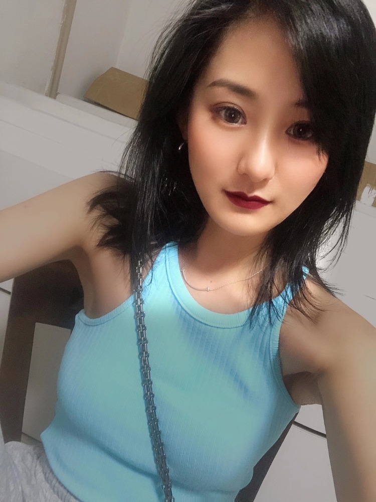 . 財 🤑 迷 .-北京市·北京市·朝阳区-抖音 ***-目前待业宅在家里做美食 . 在健身做塑形 优点可能就眼睛长得好看点 其它没啥优点 可以拍瞳模 身高158 体重82左右浮动 . 可以拍小个子买家秀 平面模特