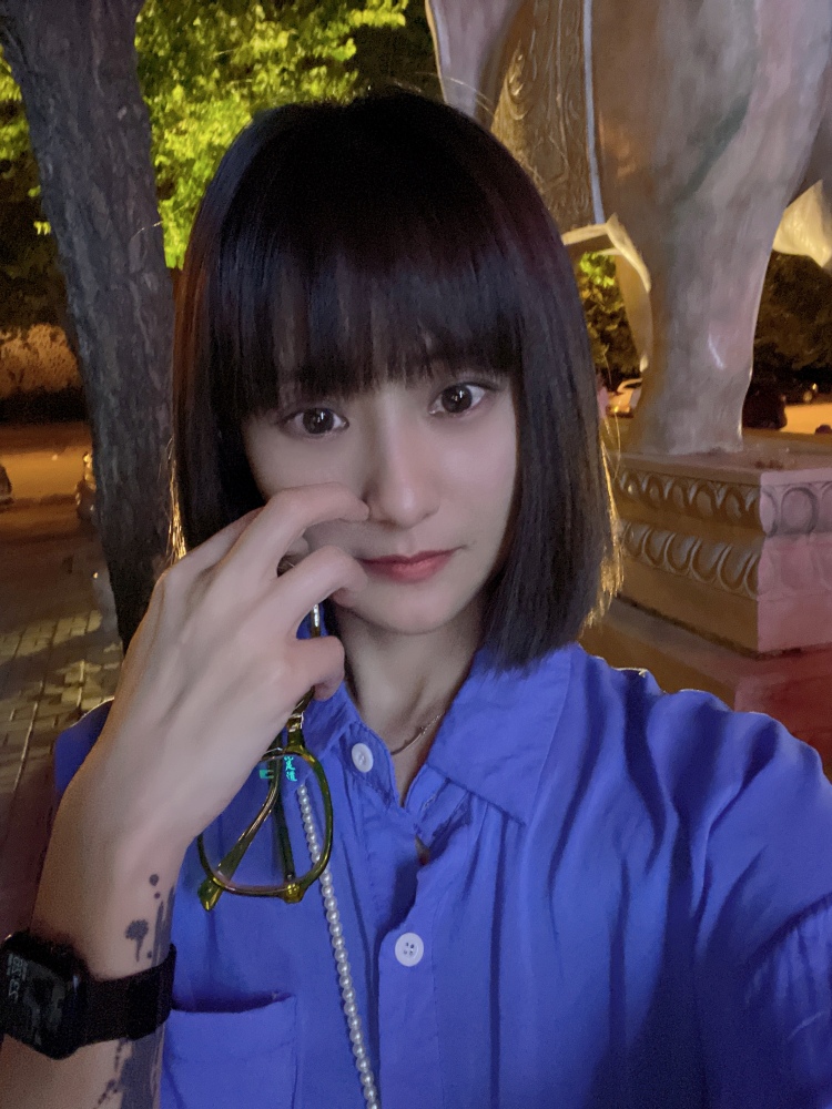 . 財 🤑 迷 .-北京市·北京市·朝阳区-抖音 ***-目前待业宅在家里做美食 . 在健身做塑形 优点可能就眼睛长得好看点 其它没啥优点 可以拍瞳模 身高158 体重82左右浮动 . 可以拍小个子买家秀 平面模特