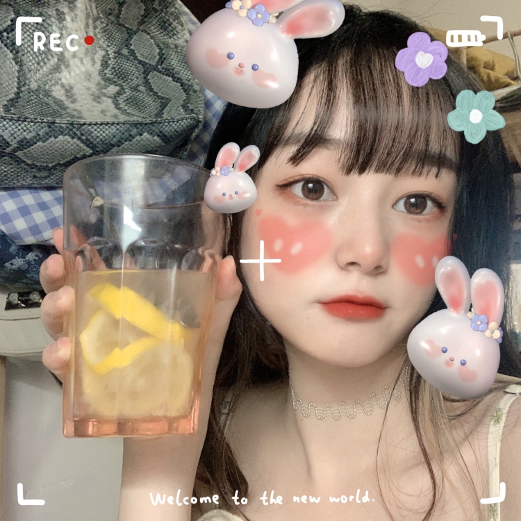 小晶-湖南省·长沙市·开福区-小晶-本人学生空闲时间很多 身高160 体重85 会拍照会p图更会摆拍 身材还可 想接衣服的单子 什么风格都可以驾驭