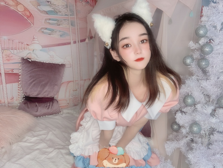 小晶-湖南省·长沙市·开福区-小晶-本人学生空闲时间很多 身高160 体重85 会拍照会p图更会摆拍 身材还可 想接衣服的单子 什么风格都可以驾驭