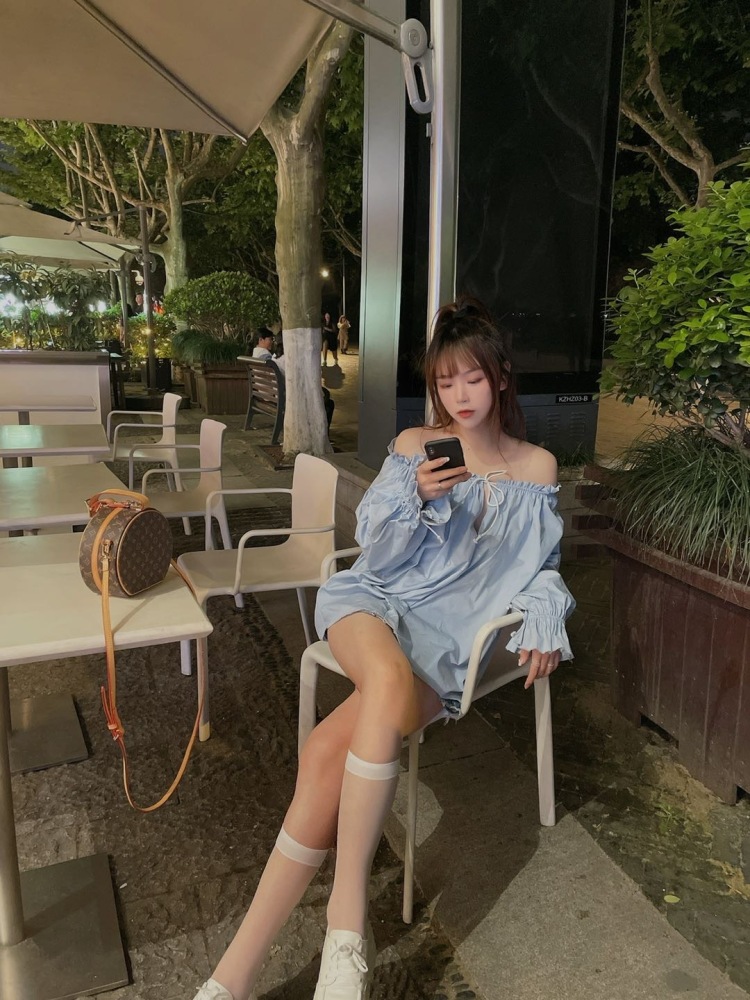 一颗甜橙-浙江省·杭州市·西湖区-抖音 微博 ***-身高168,体重105,坐标杭州,职业造型搭配师,有较好的审美,接寄拍,买家秀卖家秀都可以接,什么风格都可拍。