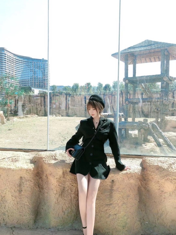一颗甜橙-浙江省·杭州市·西湖区-抖音 微博 ***-身高168,体重105,坐标杭州,职业造型搭配师,有较好的审美,接寄拍,买家秀卖家秀都可以接,什么风格都可拍。
