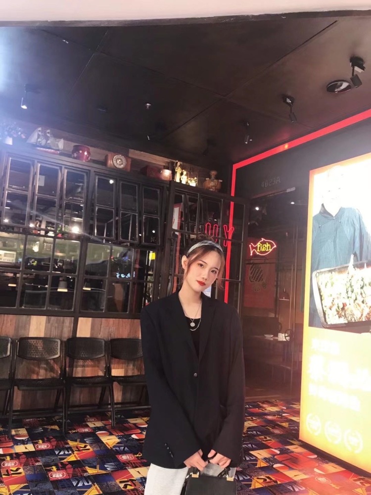 原味-广西壮族自治区·南宁市·西乡塘区-抖音,快手,***-买家秀,20岁,身高169体重101,喜欢拍照,会修图,价格合适就可,风格可多样性