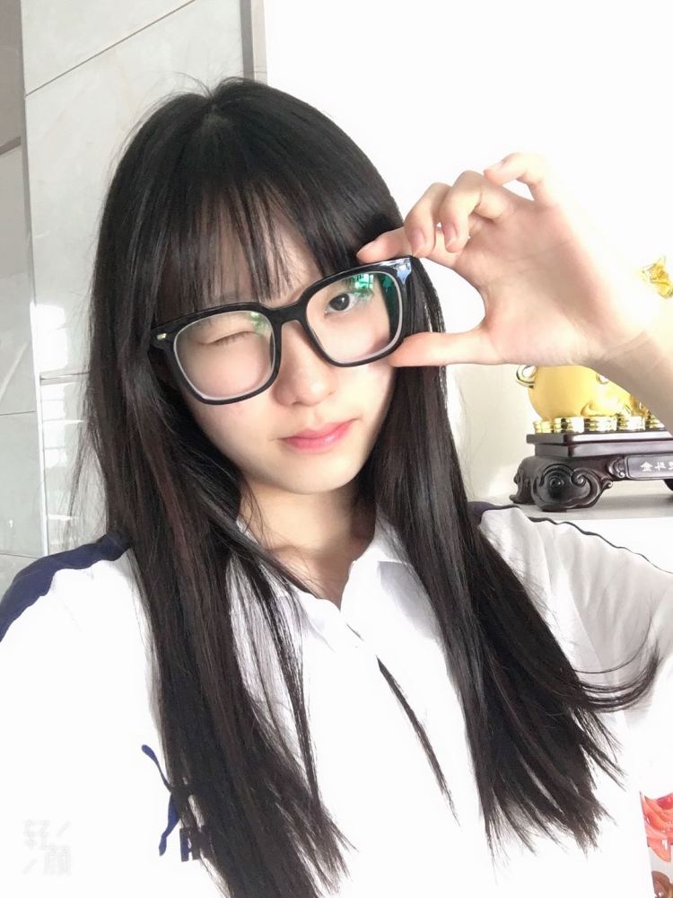 Alex-辽宁省·大连市·甘井子区-抖音 *** 微博-本人身高170。体重50千克风格多样,出图快接单效率高。系拍买家秀等不限,寄拍经验丰富擅长拍照,有意向的商家请联系我。