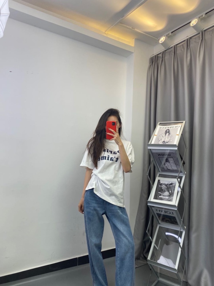 Lucky周-广东省·广州市·黄埔区--身高160cm,体重:41kg,主业主播,经常拍摄视频,模特图,可驾驭各种风格,