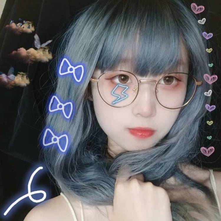芋圆啵啵🍦-浙江省·杭州市·西湖区-抖音微博***-目前是大三学生，从小喜欢拍照，对搭配有一定的审美，做过抖音主播，做过微博发型互免，会根据风格自己化妆p图，接单范围可以是寄拍买家秀，免费试用，探店打卡，风格可萌可甜可淑女可汉服可jk，价钱新人好商量，