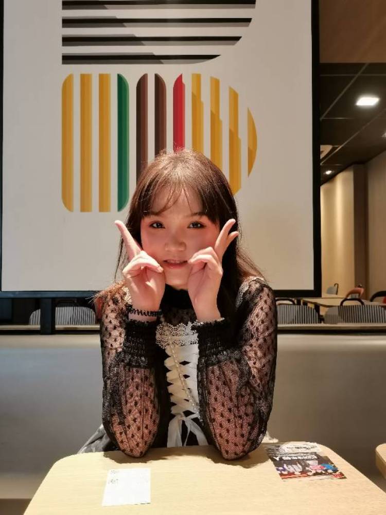 爱嘤嘤嘤斯坦-广东省·深圳市·光明区--目前是一家自媒体公司的主播,平时在家会做做菜,户外运动打篮球羽毛球游泳健身,梦想是成为一名网红up主。目前可以接淘宝买家秀,淘宝逛逛种草带货,短视频带货,私域流量推广,app/小程序/游戏软件/网站测