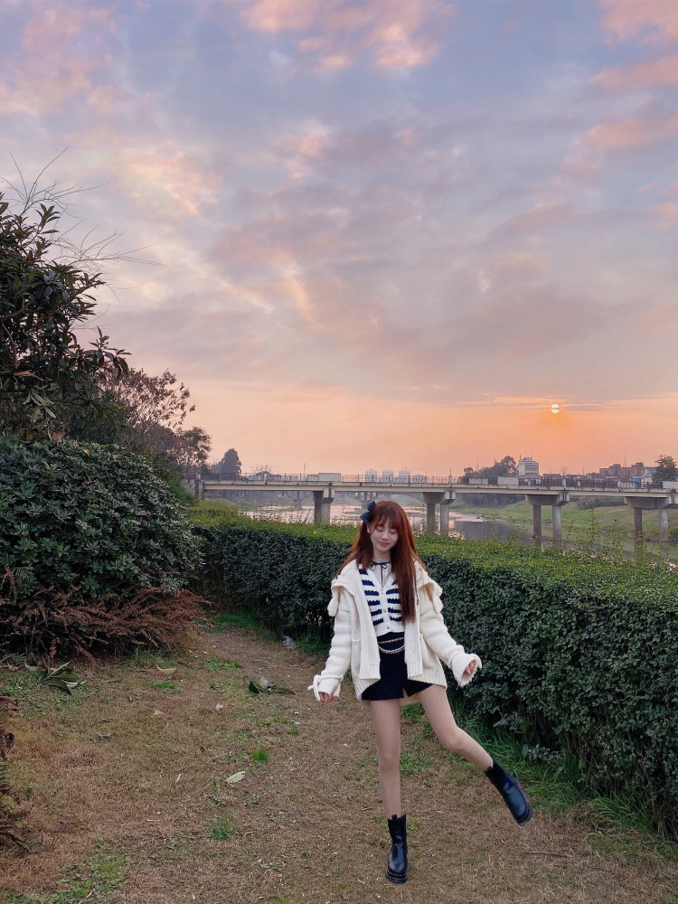 优优 🌸-四川省·成都市·蒲江县-抖音,微博,***-身高157,体重39kg,喜欢拍照,擅长各种照片及视频后期制作,各种探店打卡,时间充裕!