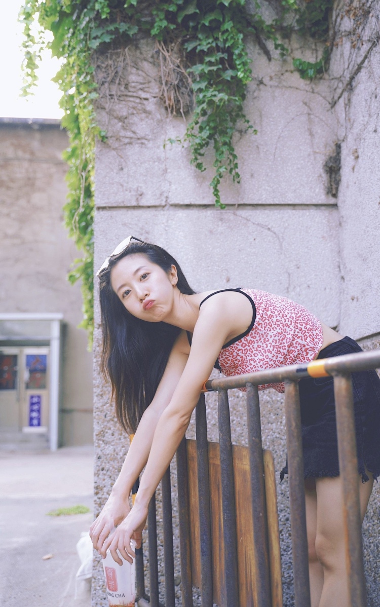 Aimee-辽宁省·沈阳市·于洪区-抖音、微博-身高：165cm 体重：47kg 身材好！你懂的！会拍照会化妆成片快！
急需接单！可接淘宝寄拍（服装、饰品、鞋包）本地约拍、服装打版、网红探店、开箱测评都可
风格：清新自然、胶片、日系、韩系、复古均可