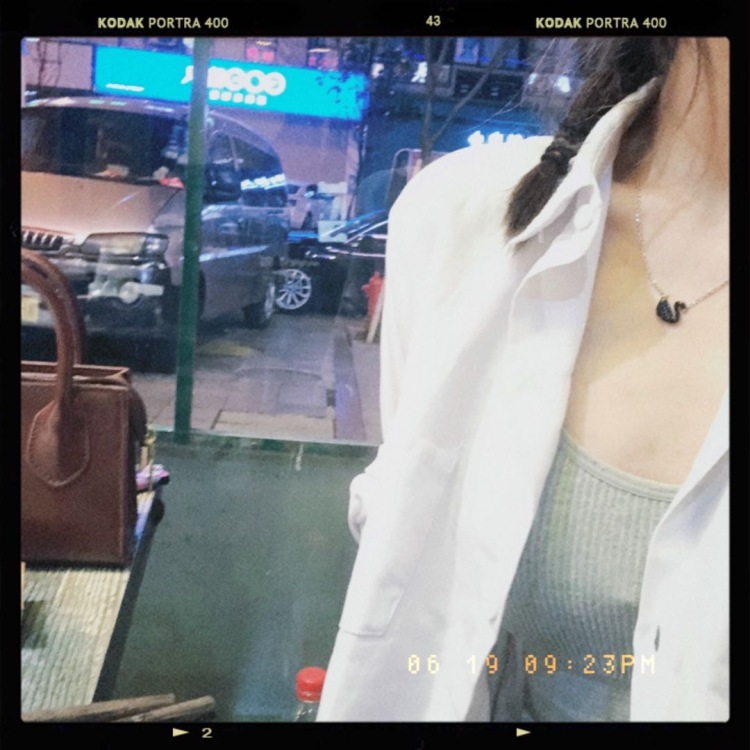 Ambiguity.-云南省·曲靖市·麒麟区-快手-接买家秀 身高167体重87 可接饰品衣服鞋子包包帽子等 费用协商