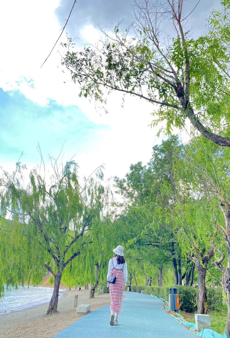 -陕西省·西安市·新城区-***-大家好!
接寄拍 送拍 买家秀 ***种草
身高160 体重90
风格均可 喜欢拍照
艺名:温柔
身份:卖家秀
年龄:19
身高:165CM
体重:49KG
粉丝:1000
坐标:陕西省 西安市
素人