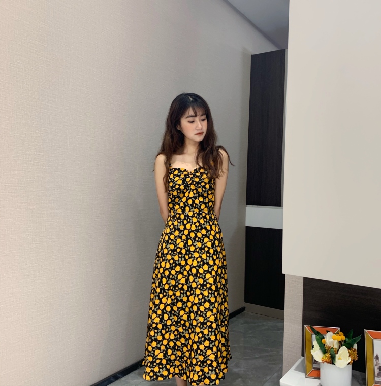 麓子-福建省·福州市·闽侯县--接寄拍 包包 t恤 饰品 裙子 鞋子等等都可
身高160体重47 认真负责风格多变拍照p图小能手