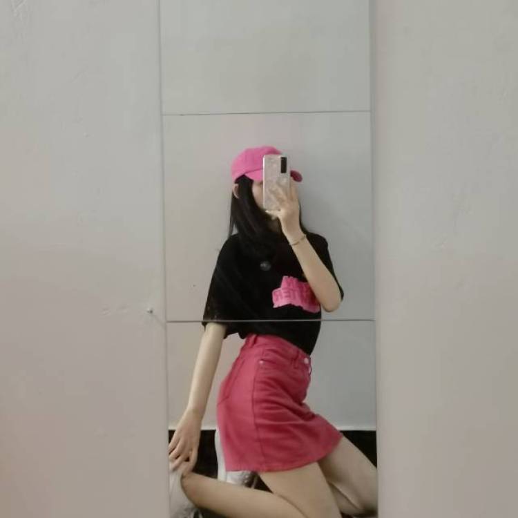 饼干-浙江省·温州市·鹿城区-抖音，微博，***-寄拍模特，可接买家秀，擅长对镜自拍，风格多样性，还可接模特商演，唱歌方面流行都会