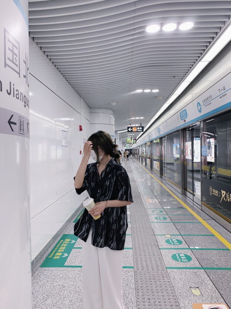 XianXian-湖南省·长沙市·雨花区--接拍各类服装，包包饰品等，本人风格多样，出图效率高，喜欢拍照，可以拍短视频等，身高165cm体重48kg