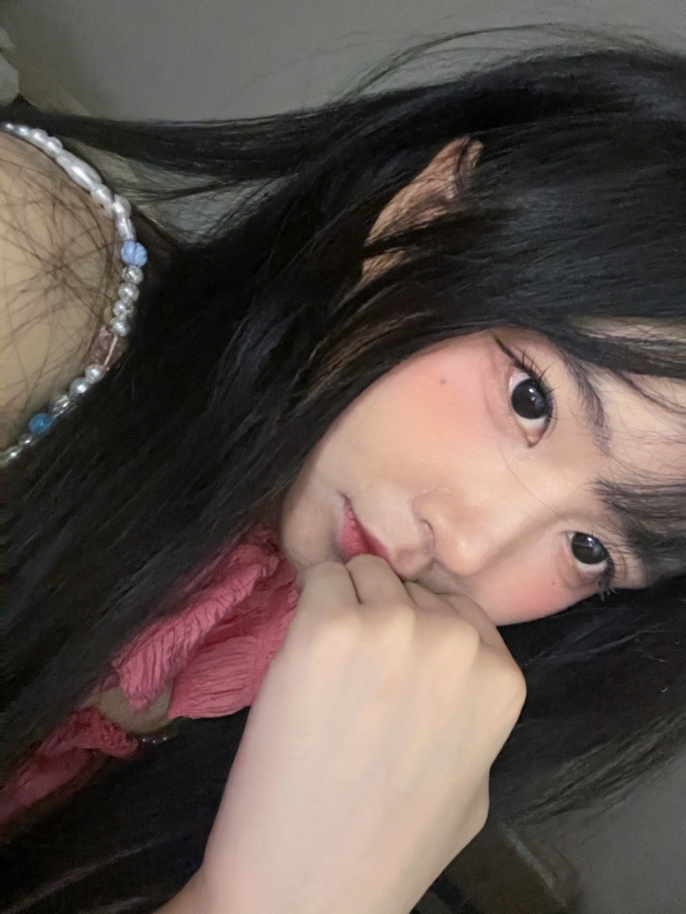 Eleven.-浙江省·丽水市·莲都区-微博 ***-接各种拍摄 擅长纯欲甜妹照片 其他风格也可以驾驭 全身照也可 身高160 体重90 风格多变 个人自我审美较高