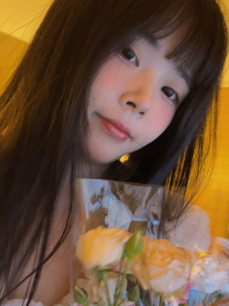Eleven.-浙江省·丽水市·莲都区-微博 ***-接各种拍摄 擅长纯欲甜妹照片 其他风格也可以驾驭 全身照也可 身高160 体重90 风格多变 个人自我审美较高