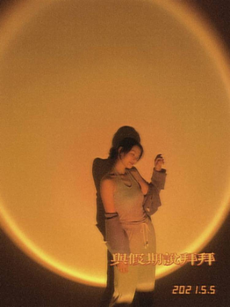 Anna--安徽省·淮南市·寿县-抖音,快手,微博-喜欢拍照,喜欢服装搭配。还想着挣点小钱😁
身高163,体重89
拍摄,p图,视频剪辑,正在学习中……