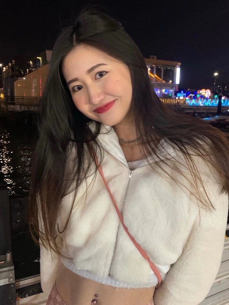 N-广东省·广州市·白云区-抖音:南都希子-可接服装寄拍、美妆、美瞳、摊店等。是个模特 ,喜欢拍照、美妆,费用可协商~
