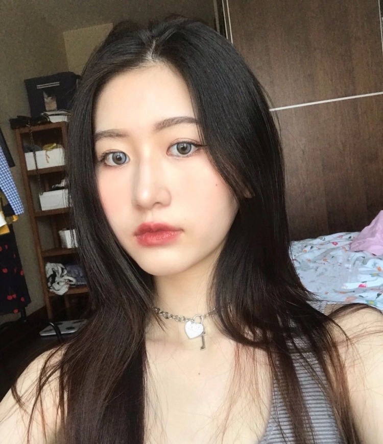 N-广东省·广州市·白云区-抖音:南都希子-可接服装寄拍、美妆、美瞳、摊店等。是个模特 ,喜欢拍照、美妆,费用可协商~